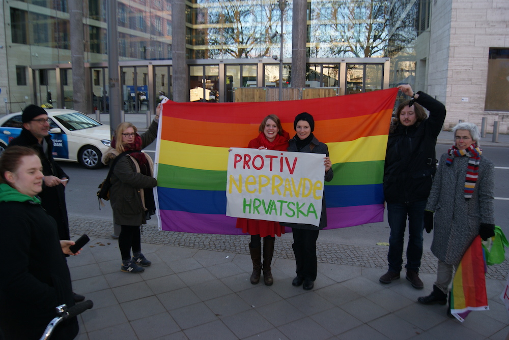 Demonstration vor der Kroatischen Botschaft